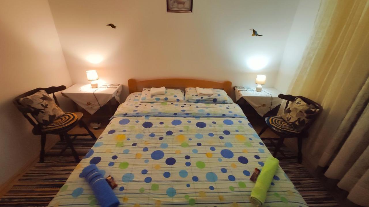 플루지네 Privatni Smjestaj "Mratinje" 게스트하우스 외부 사진